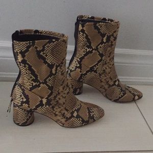 Zara Snakeskin motif Boot
